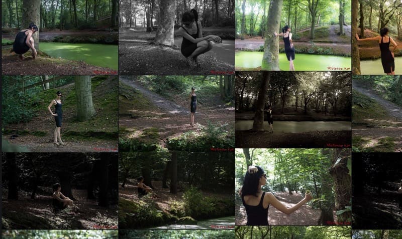 Entspannen im Wald in einem schwarzen Kleid und Highheels